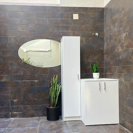 Apartament Modern With Patio In Alicante