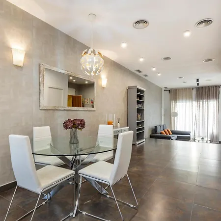 Modern With Patio In Apartament *